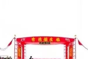 冷色调告别场景封面，站台灯光偏青偏蓝